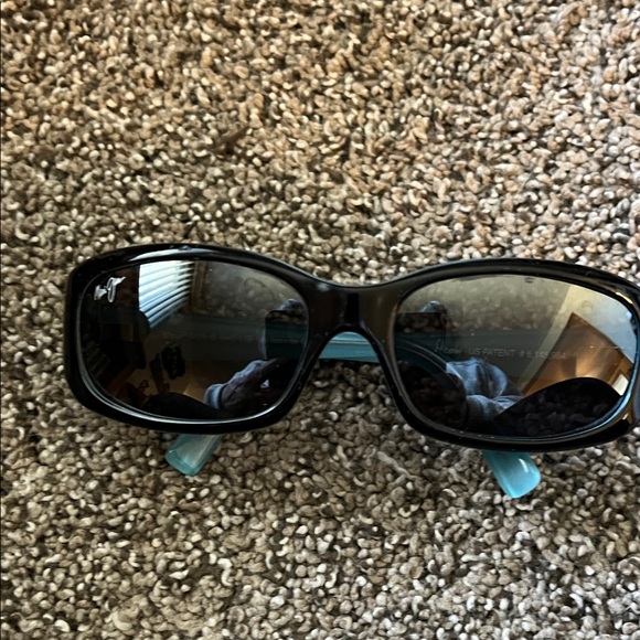 Black Sunglasses with Signature Logo - Picture 8 of 10